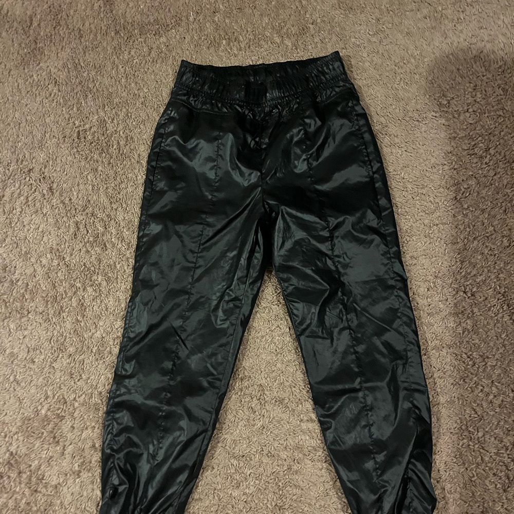 Nike Black Jogger Pants for Women’s.NWOT